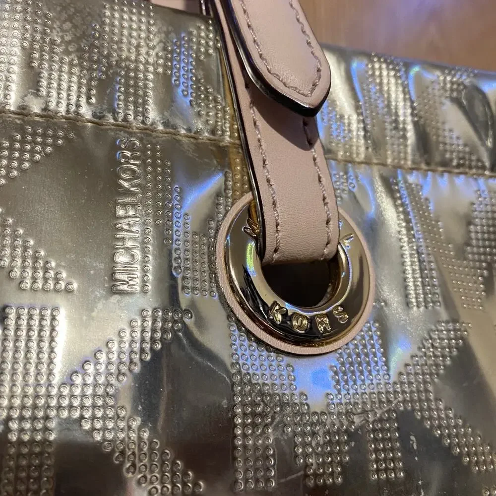 Michael Kors shiny metallic gold Large Jet Setter purse / bag Excellent‎ cond.